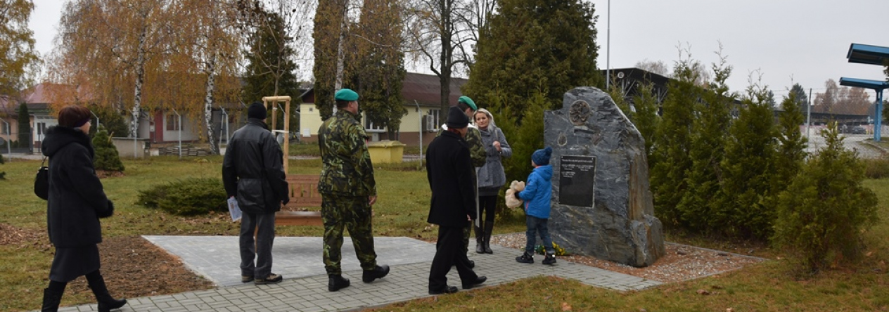 10._ucteni_pamatky_vojaku_padlych_v_zahranicnich_misich.jpg