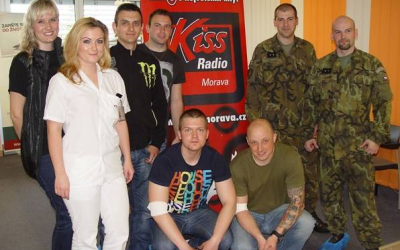 Příslušníci 3. strážní roty BAF se ve volných chvílích věnují dobročinné činnosti