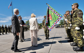 72. mechanizovaný prapor vyznamenán Záslužným křížem ministryně obrany ČR I. stupně