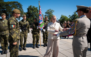72. mechanizovaný prapor vyznamenán Záslužným křížem ministryně obrany ČR I. stupně