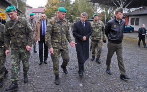 Pozvání náčelníka Generálního štábu AČR genpor. Josefa Bečváře do Přáslavic přijal vicepremiér a ministr financí Andrej Babiš